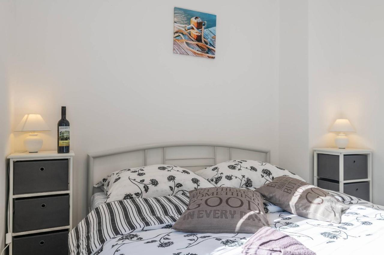 Apartment Petra Pula Ngoại thất bức ảnh